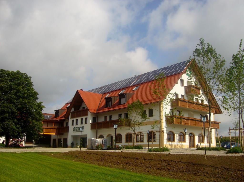 Strasshof Hotel 3*